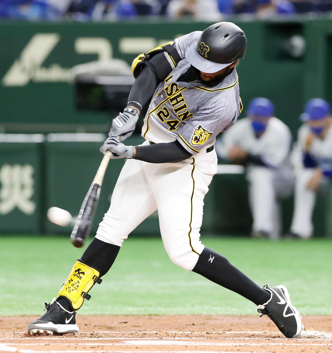 DeNA対阪神　2回表阪神1死、ロハスは右中間越え本塁打を放つ（撮影・加藤哉）