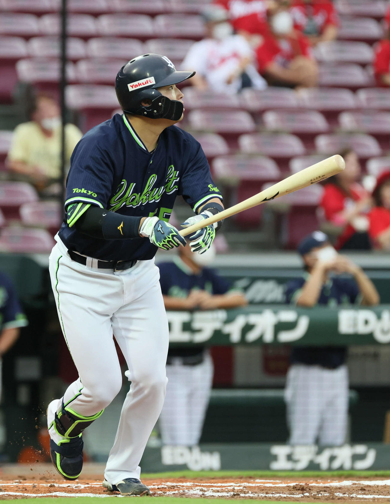 広島対ヤクルト　2回表ヤクルト無死、村上は先制中越え本塁打を放つ（撮影・加藤孝規）