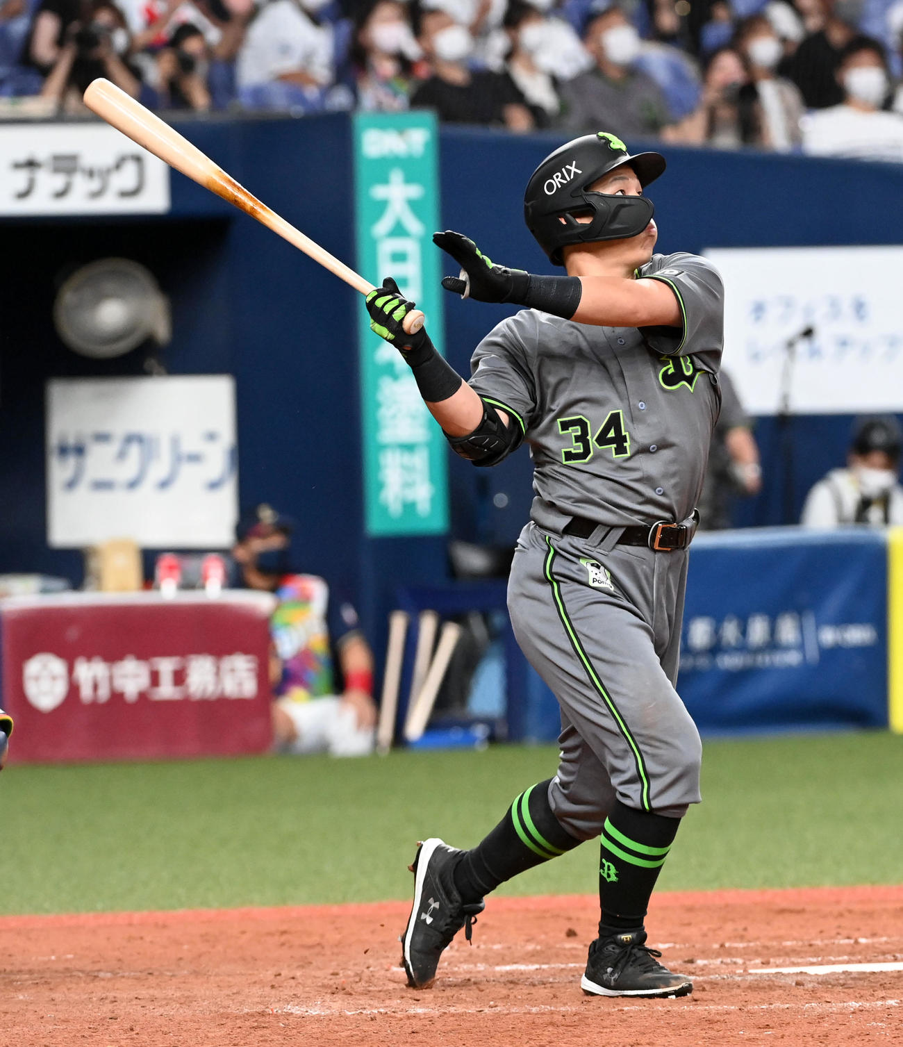 オリックス対西武　9回裏オリックス1死満塁、吉田正はサヨナラ中犠飛を放つ（撮影・前岡正明）
