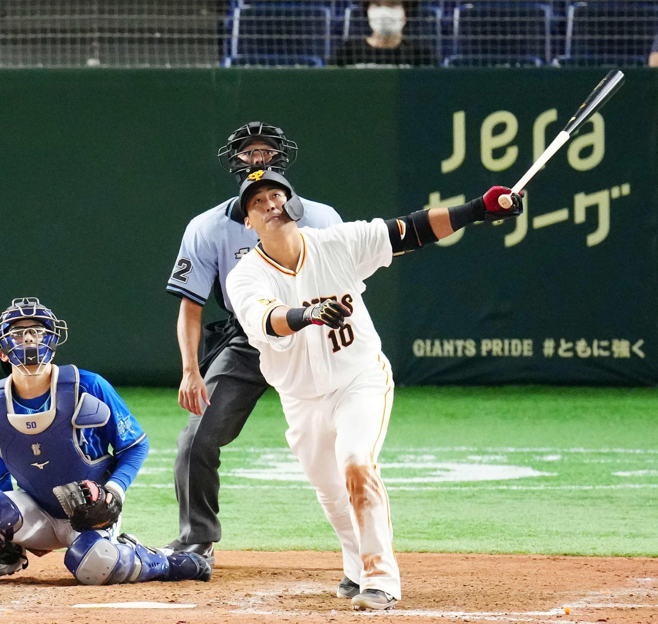 9回裏巨人無死、中飛に倒れる中田（撮影・江口和貴）