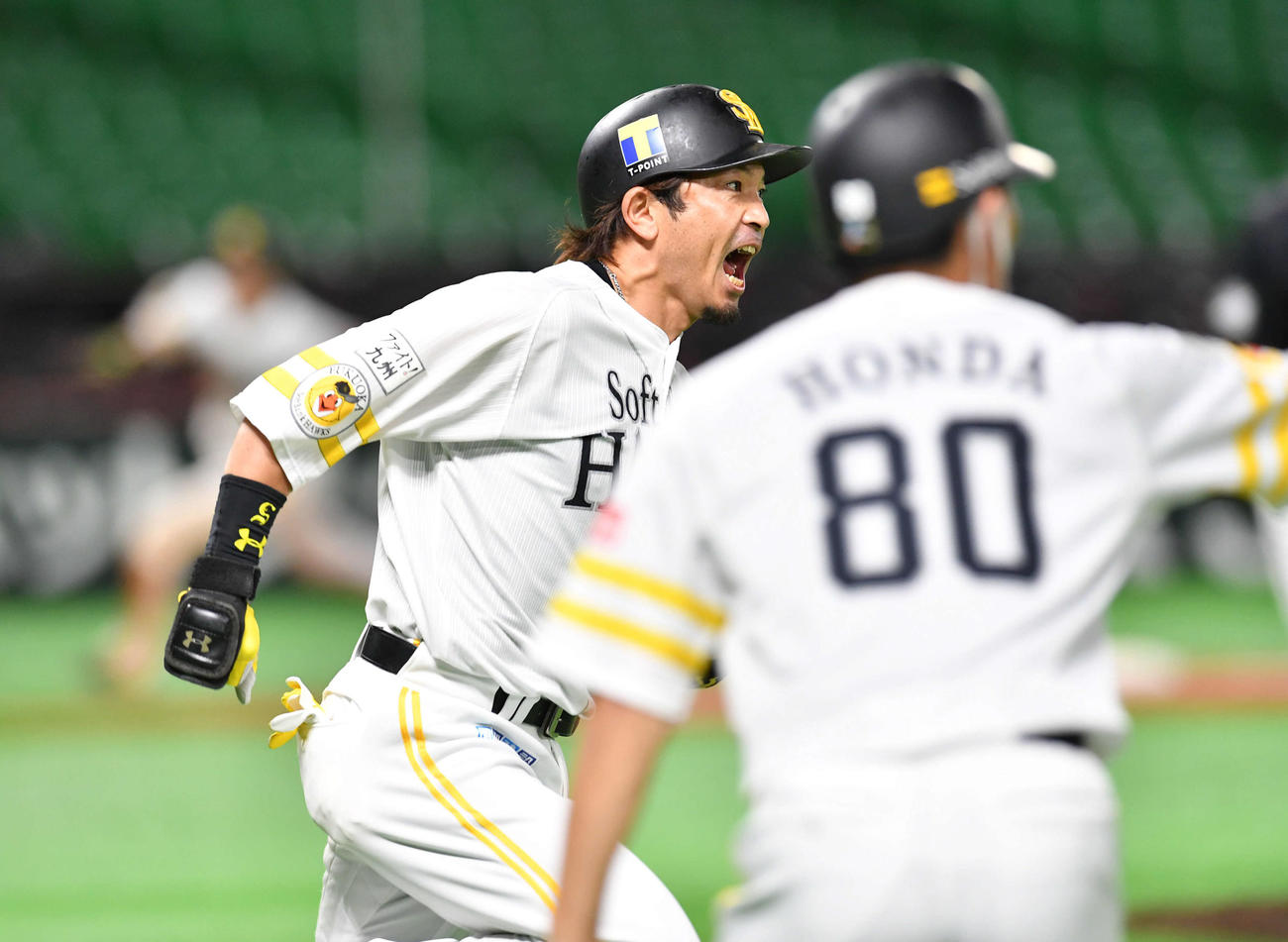 ソフトバンク対ロッテ　8回裏ソフトバンク2死一、二塁、代打・松田は勝ち越しの2点適時左二塁打を放つ（撮影・岩下翔太）