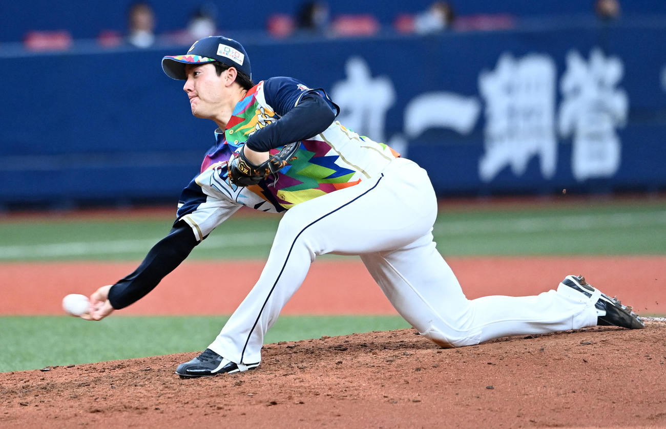オリックス対西武　西武先発の与座（撮影・前岡正明）