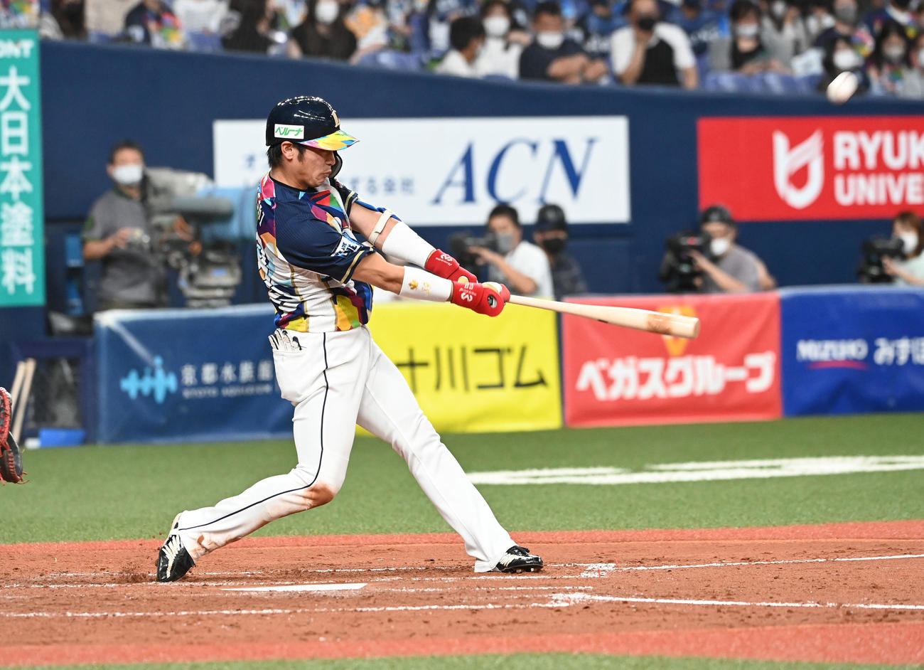 オリックス対西武　3回表西武2死二、三塁、岸は左越え3点本塁打を放つ（撮影・前岡正明）
