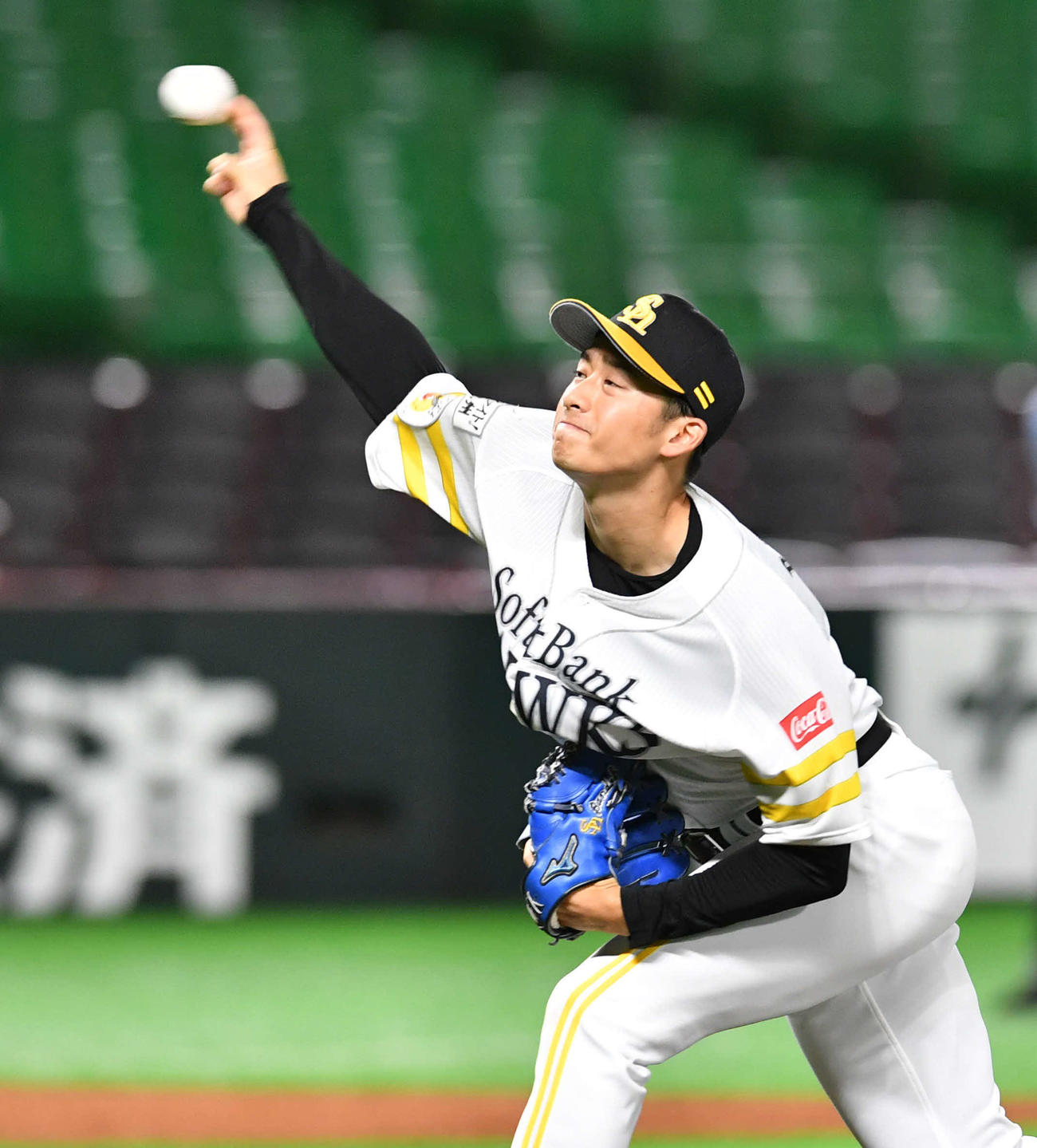 ソフトバンク対ロッテ　9回表に登板したソフトバンク7番手の板東（撮影・岩下翔太）
