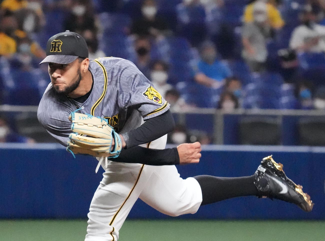 中日対阪神　9回裏、阪神3番手で登板するスアレス（撮影・森本幸一）