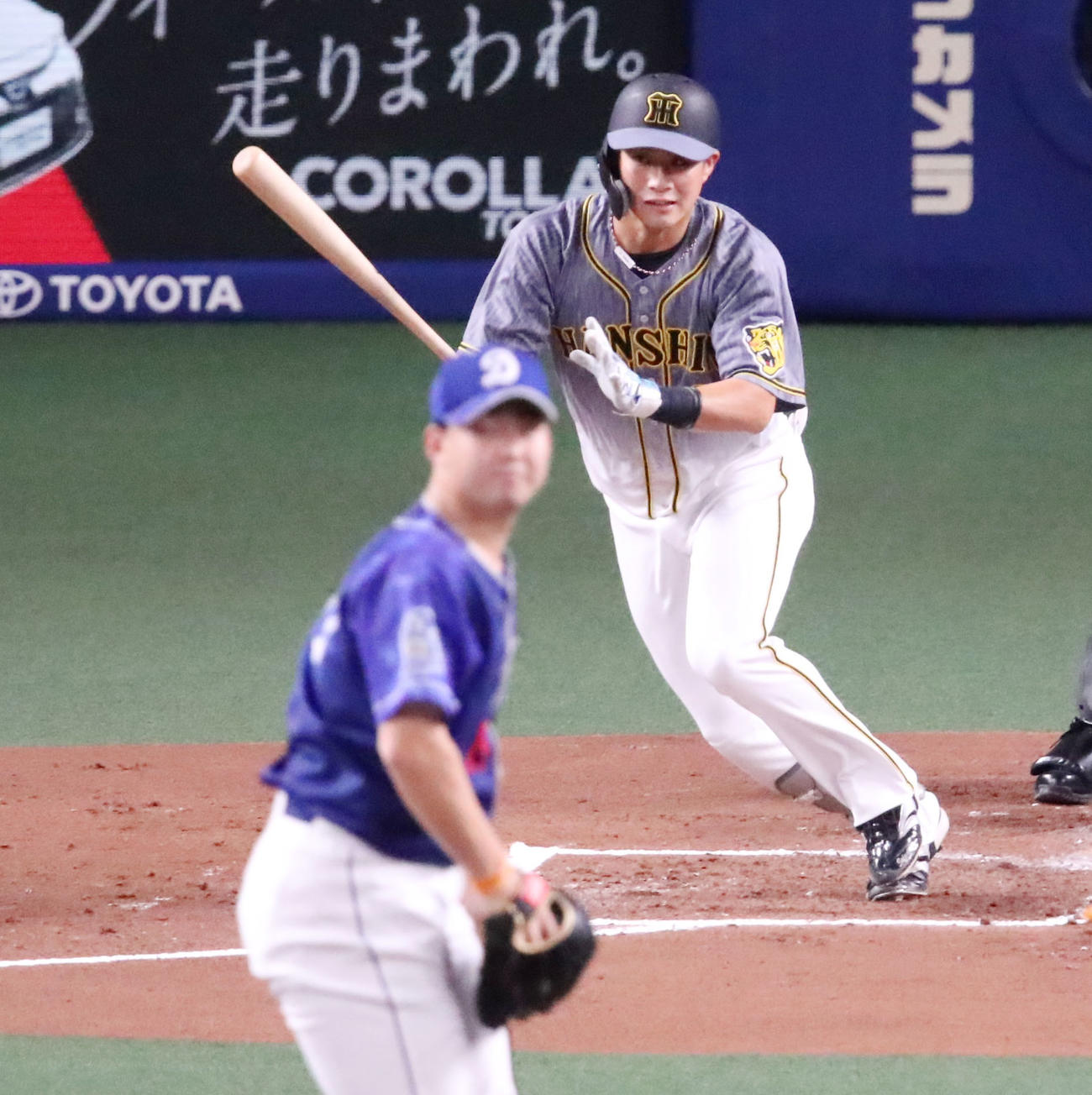 中日対阪神　2回表阪神2死、木浪は右前打を放つ。投手は中日小笠原（撮影・加藤哉）