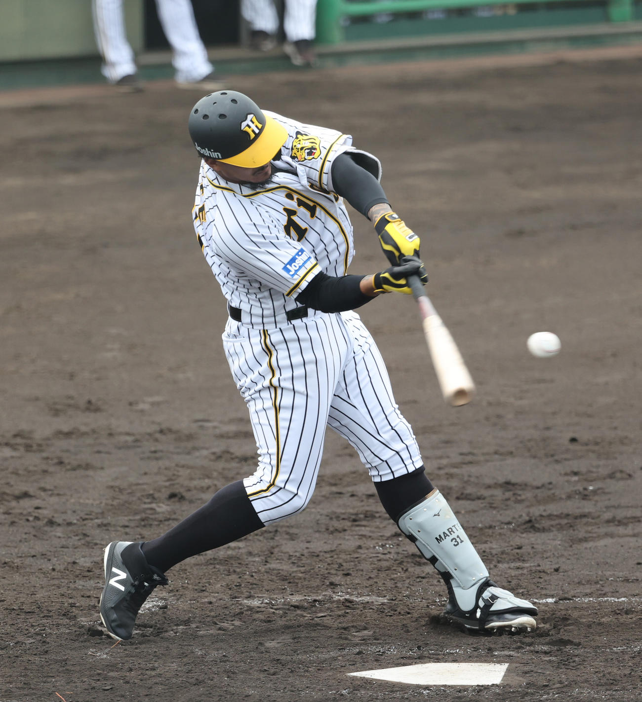 ウエスタン・リーグ阪神対オリックス　3回裏阪神2死二塁、2点本塁打を放つマルテ（代表撮影）