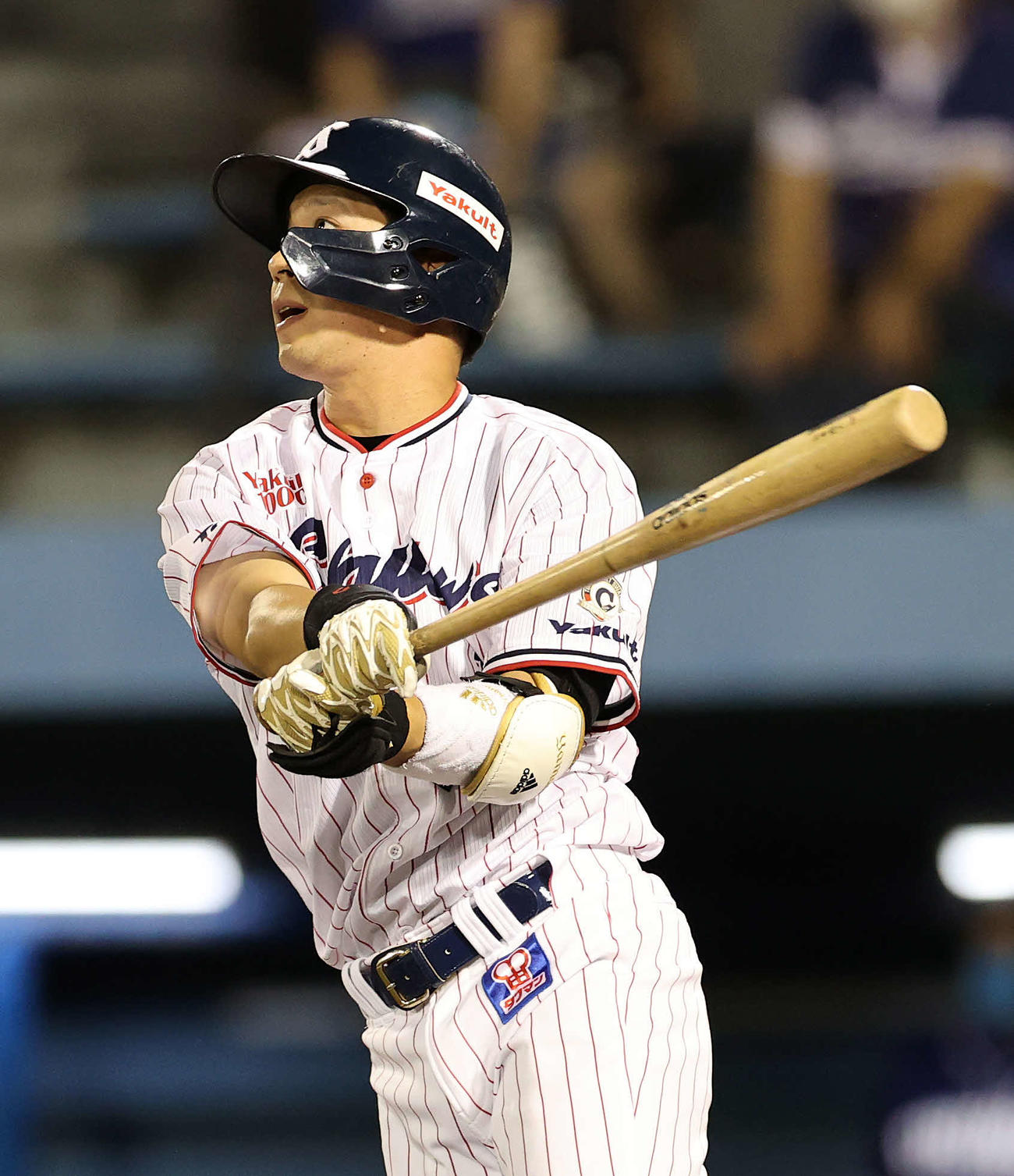 ヤクルト対中日　4回裏ヤクルト1死二塁、山田は左越え適時二塁打を放つ（撮影・鈴木正人）