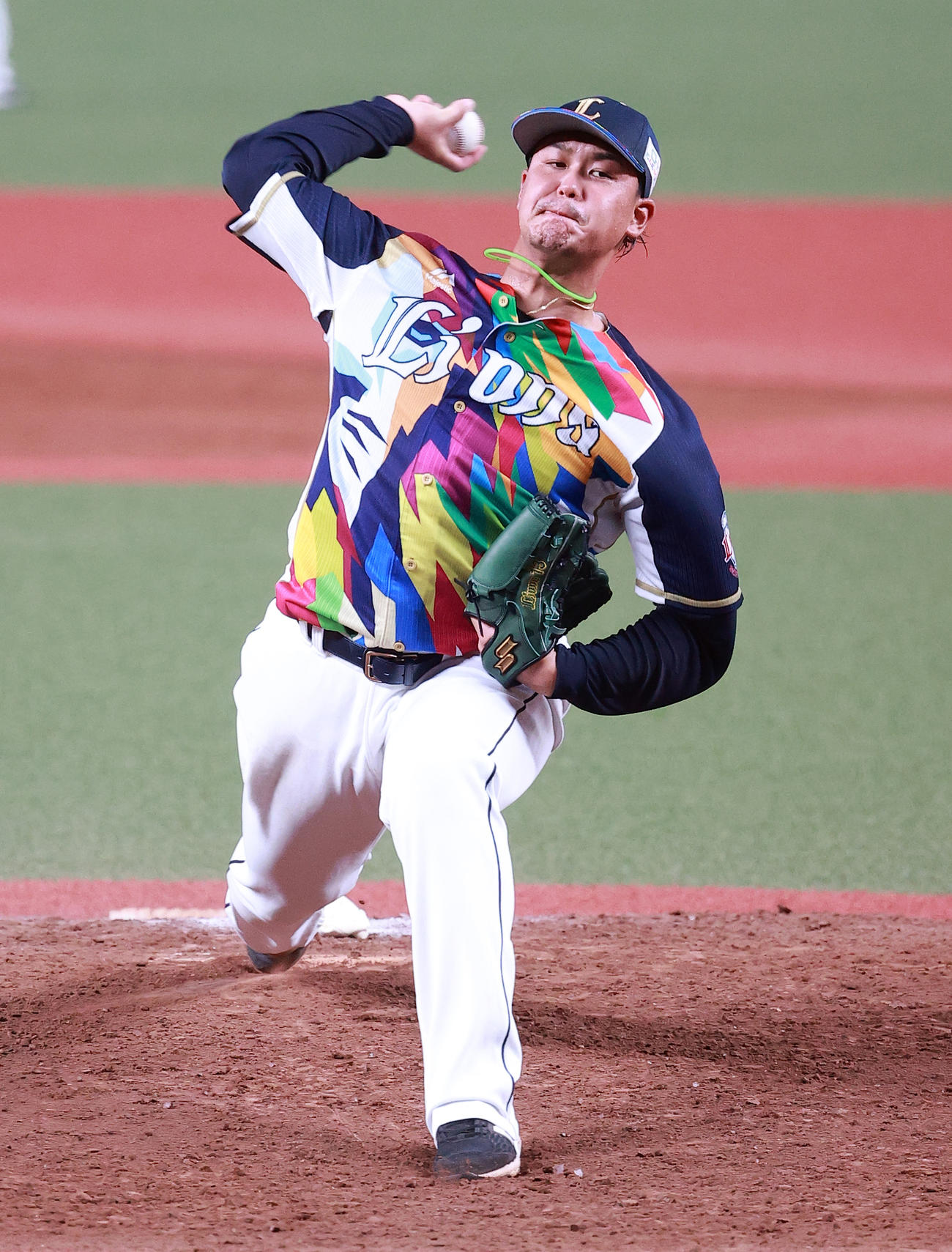 西武対ソフトバンク　力投する西武先発の高橋（撮影・浅見桂子）