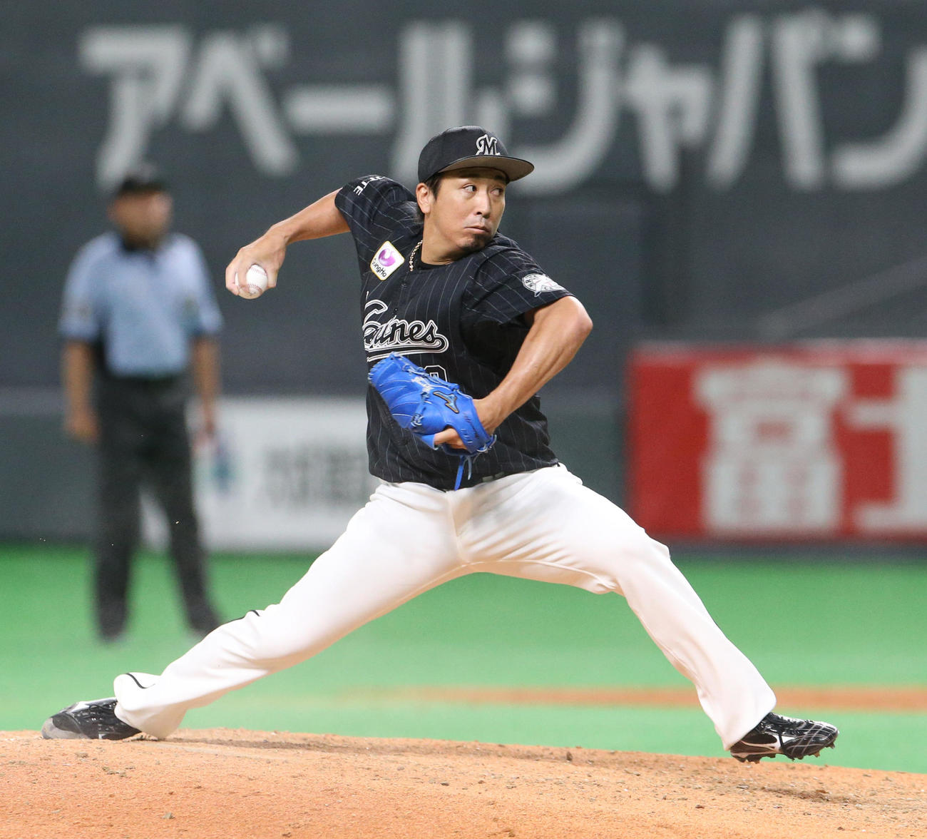 日本ハム対ロッテ　9回から登板するロッテ益田（撮影・佐藤翔太）
