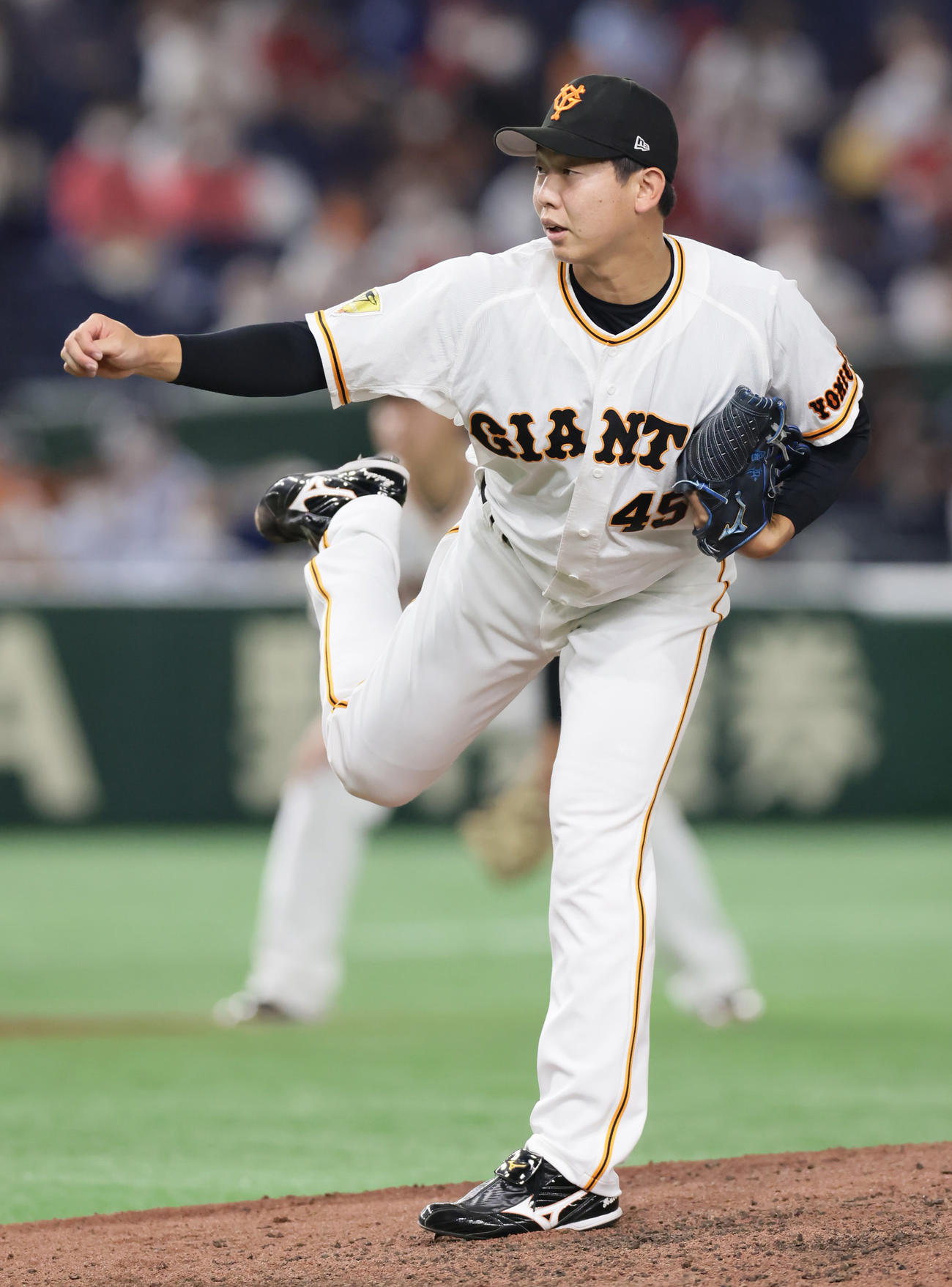 巨人対広島　巨人4番手の畠（撮影・足立雅史）