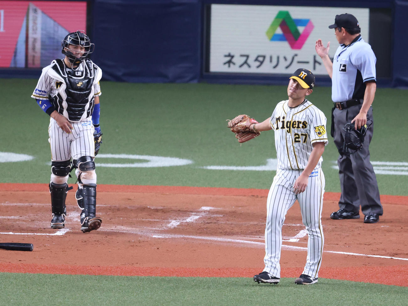 阪神対DeNA 2回表DeNA2死満塁、大貫に右前へ先制2点適時打を打たれる阪神伊藤将（撮影・清水貴仁）