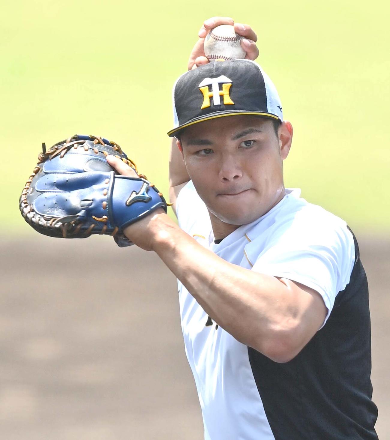 阪神・栄枝裕貴＝2021年6月