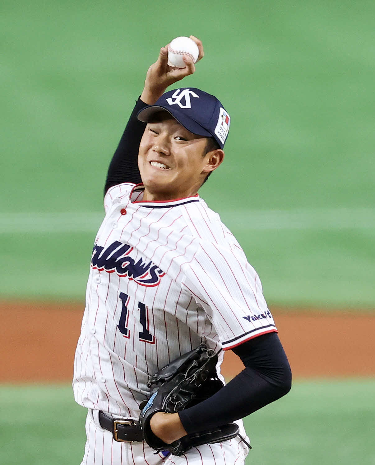 ヤクルト対DeNA　先発し力投するヤクルト奥川（撮影・鈴木正人）