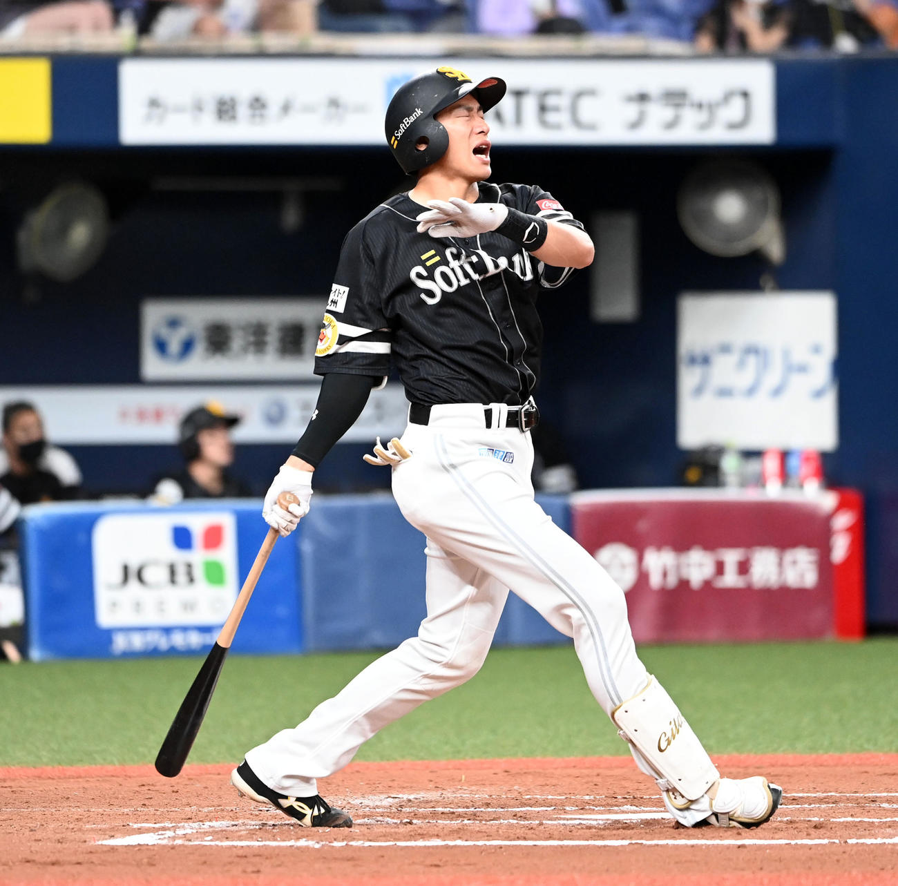 オリックス対ソフトバンク　7回表ソフトバンク1死、柳田は左飛に倒れる（撮影・前岡正明）