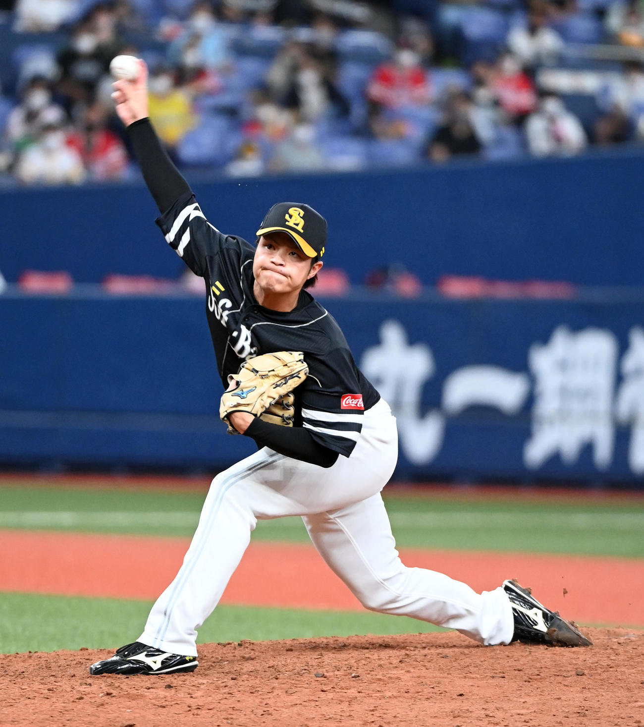 オリックス対ソフトバンク　ソフトバンク2番手の甲斐野（撮影・前岡正明）