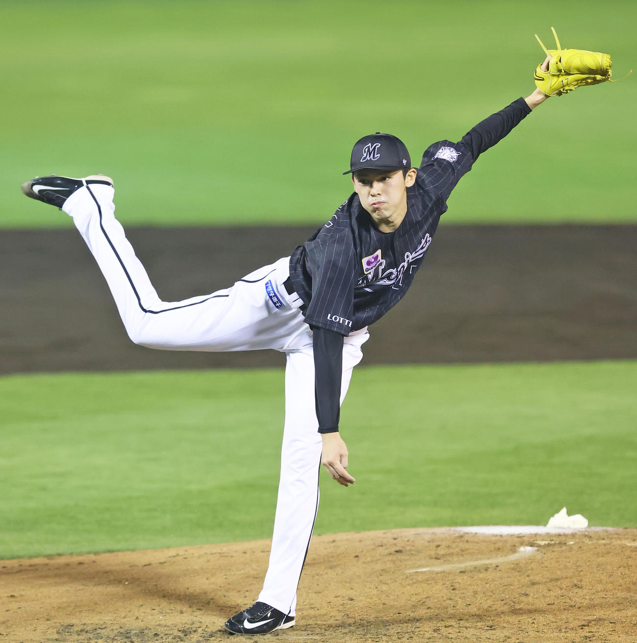 2勝目を挙げたロッテ先発の佐々木朗希（撮影・垰建太）