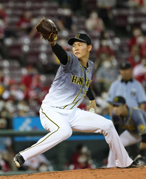 広島対阪神 7回裏広島、阪神2番手の及川(撮影・加藤孝規)