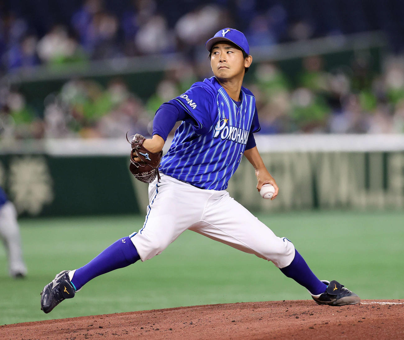 ヤクルト対DeNA　先発し力投するDeNA今永（撮影・鈴木正人）