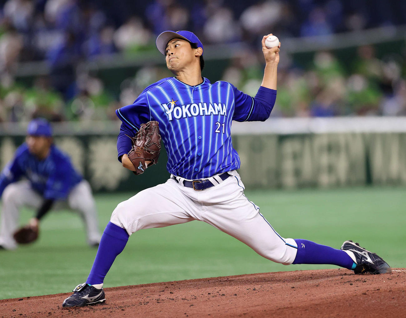 ヤクルト対DeNA　先発し力投するDeNA今永（撮影・鈴木正人）