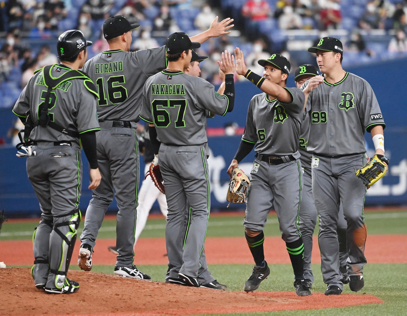 ソフトバンクに勝利し喜ぶオリックスナイン（2021年8月29日撮影）