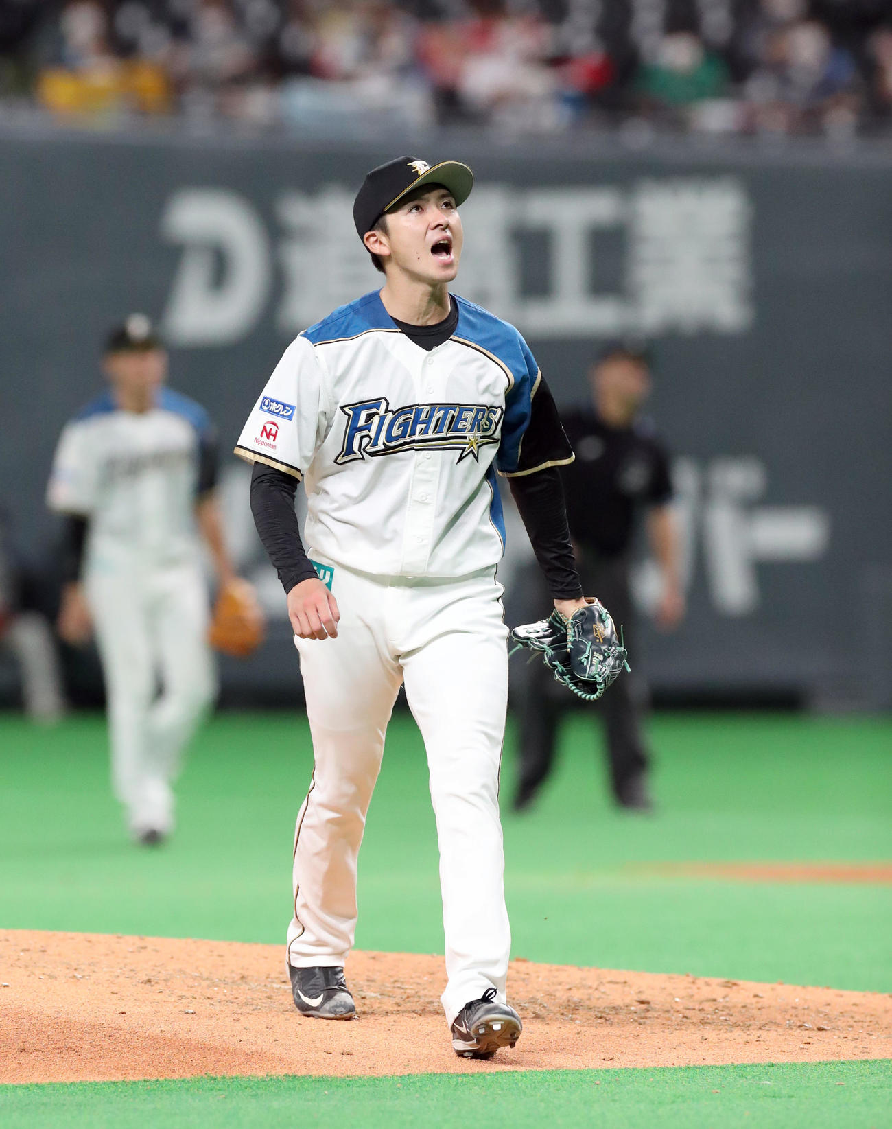 日本ハム対オリックス　7回表オリックス2死一塁、福田を三振に仕留め、ほえる日本ハム上沢（撮影・佐藤翔太）