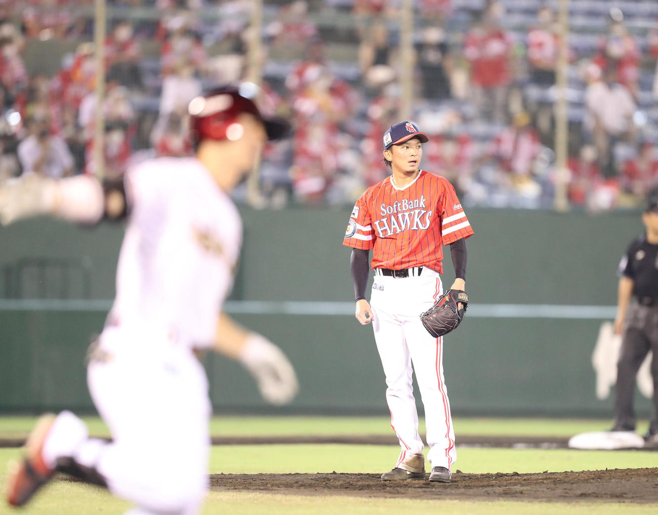 ソフトバンク対楽天　5回表楽天無死一、二塁、島内に勝ち越し3点本塁打を浴びた東浜（撮影・梅根麻紀）