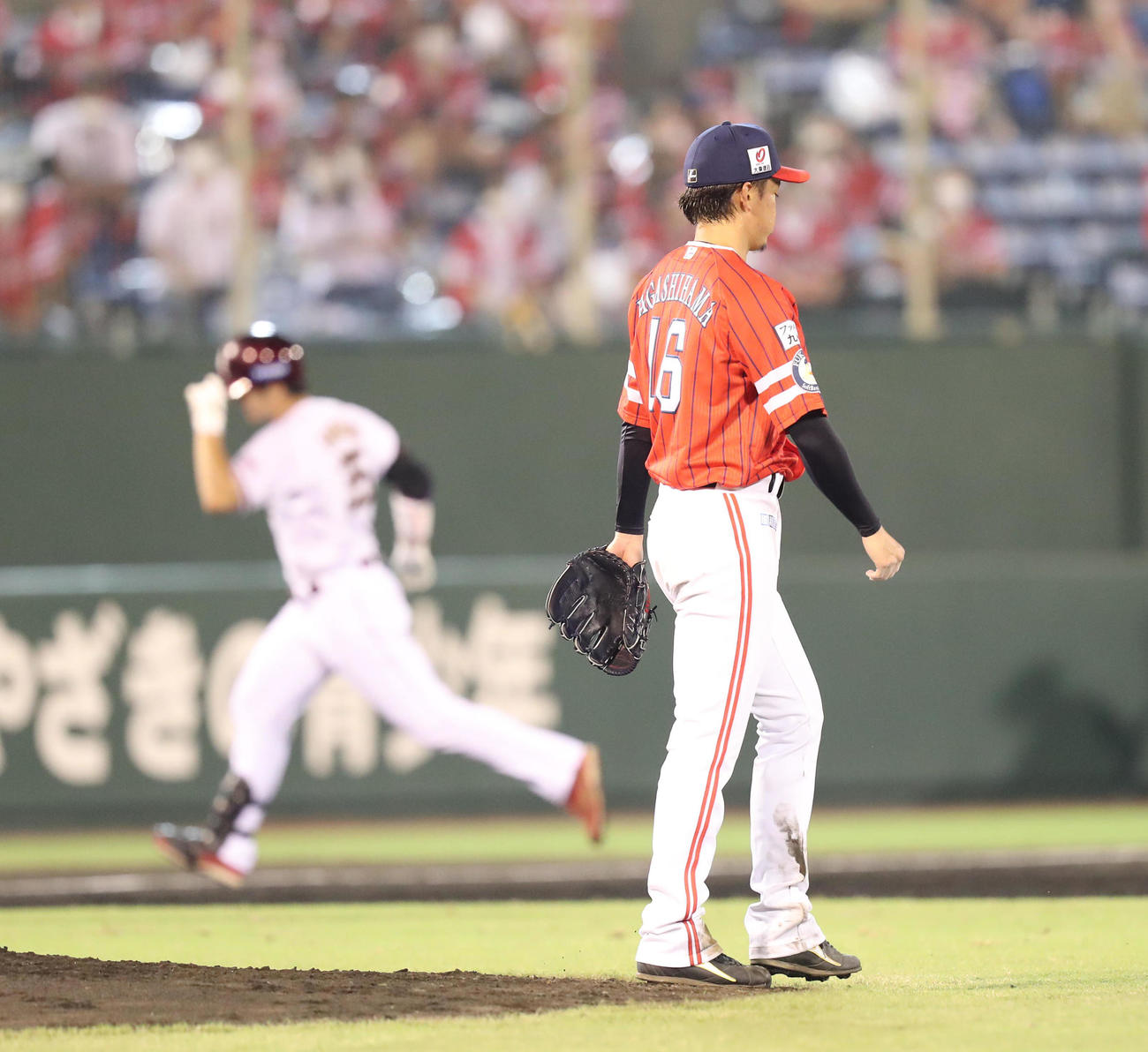 ソフトバンク対楽天　5回表楽天無死一、二塁、島内宏明に右越え勝ち越し3点本塁打を浴びた東浜巨（撮影・梅根麻紀）