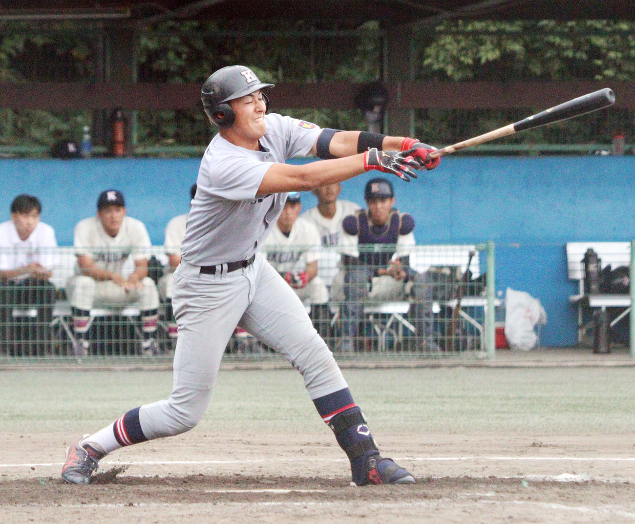 慶大対国学院大　8回表慶大1死二塁、三ゴロに倒れる清原内野手（撮影・関根直人）