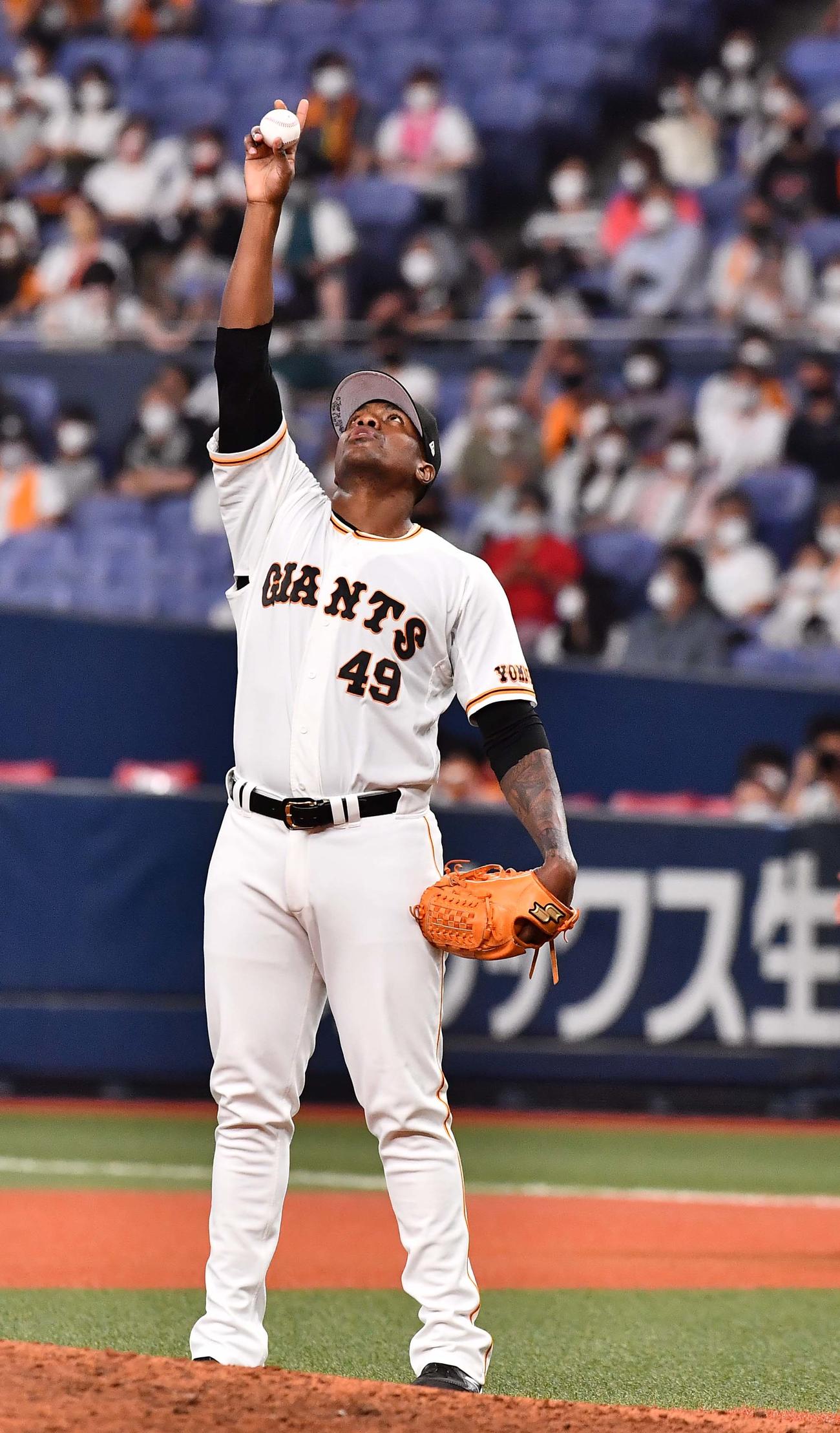 巨人対ヤクルト　9回に登板し32試合無失点に抑えたビエイラ（撮影・上田博志）