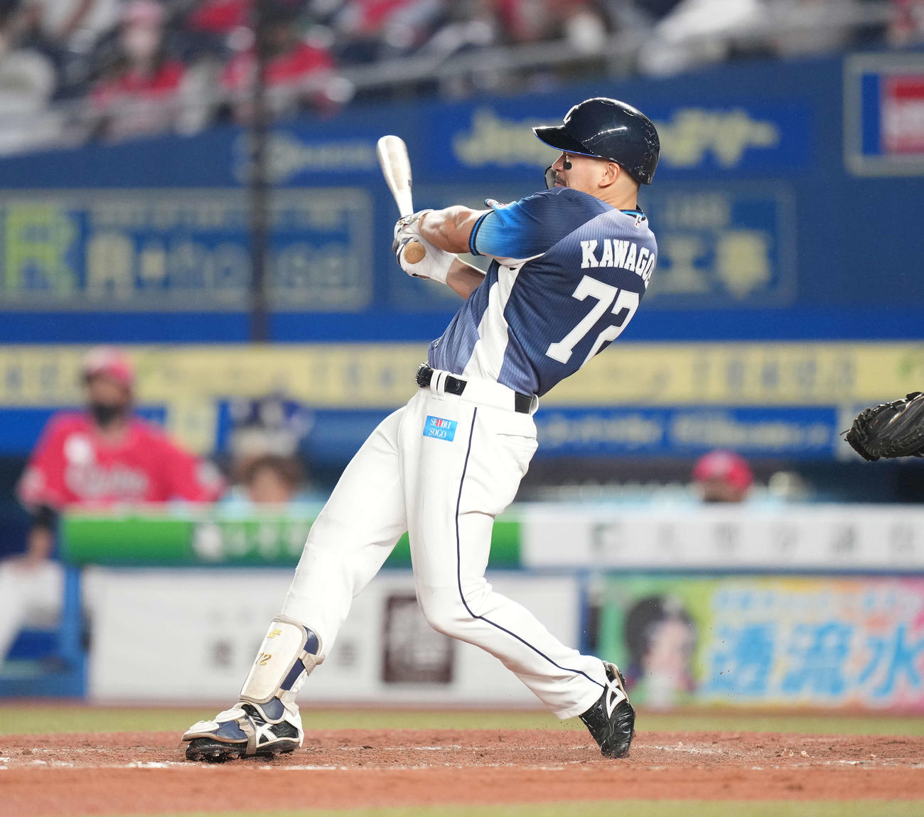 ロッテ対西武　4回表西武無死、右越えソロ本塁打を放つ川越（撮影・鈴木みどり）