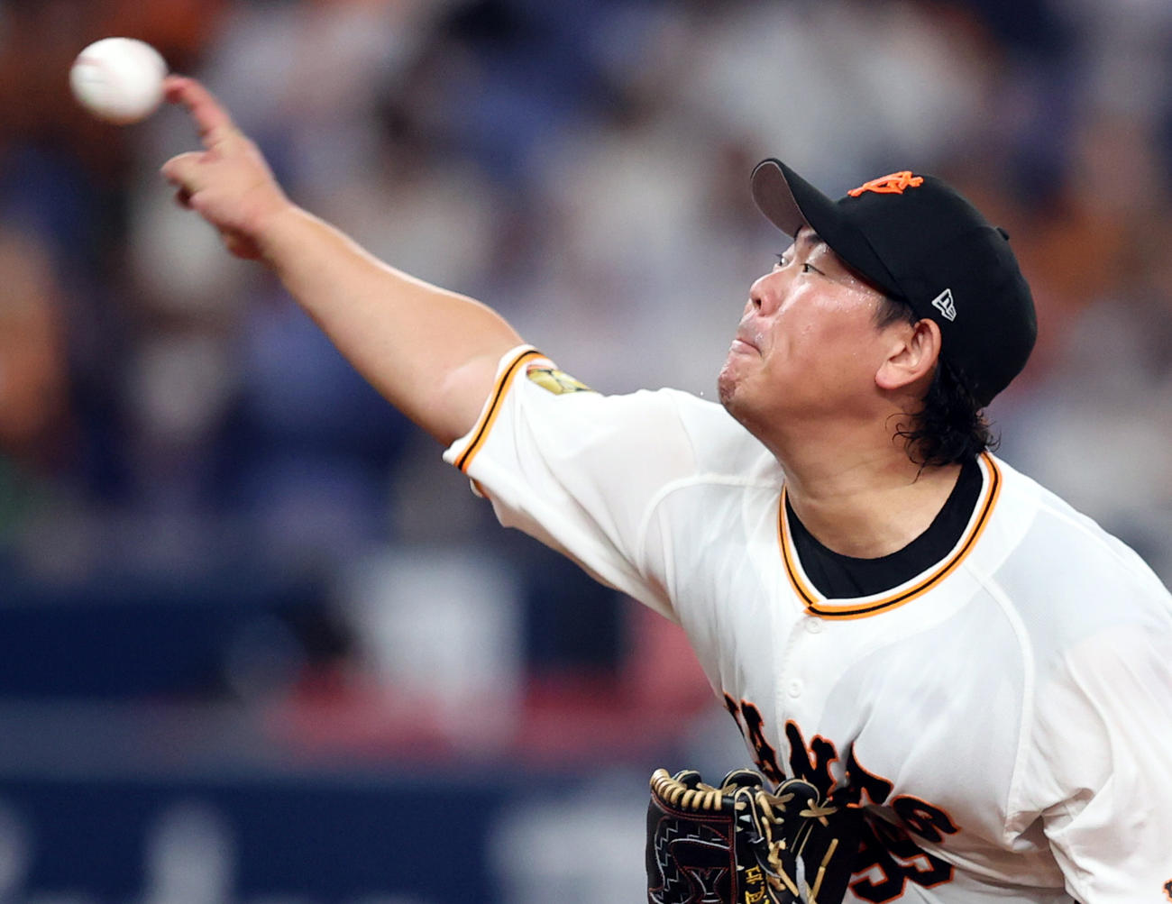 巨人対ヤクルト　巨人先発の山口（撮影・狩俣裕三）