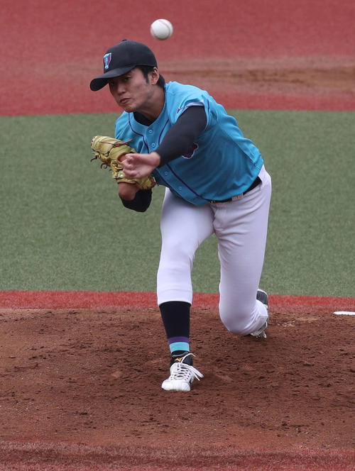 首都大学春季リーグ　筑波大対東海大　筑波大先発の佐藤隼輔（2021年5月15日撮影）