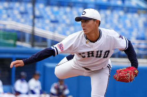 駒大対中大　力投する中大先発の皆川（撮影・横山健太）