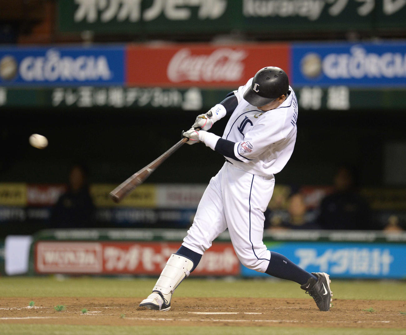 西武対オリックス　3回裏西武1死二塁、栗山は左前安打を放ち通算1000本安打を達成する（2013年4月16日撮影）