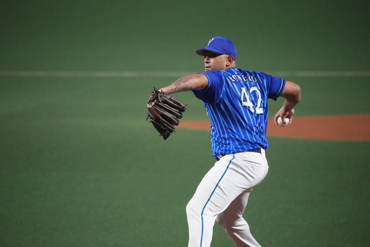 中日対DeNA 1回裏、登板するDeNA先発のロメロ（撮影・森本幸一）
