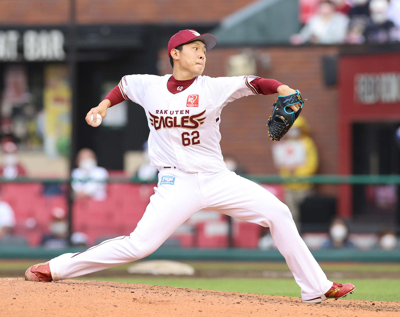 楽天対西武　5回表に楽天2番手で登板した西口（撮影・河野匠）