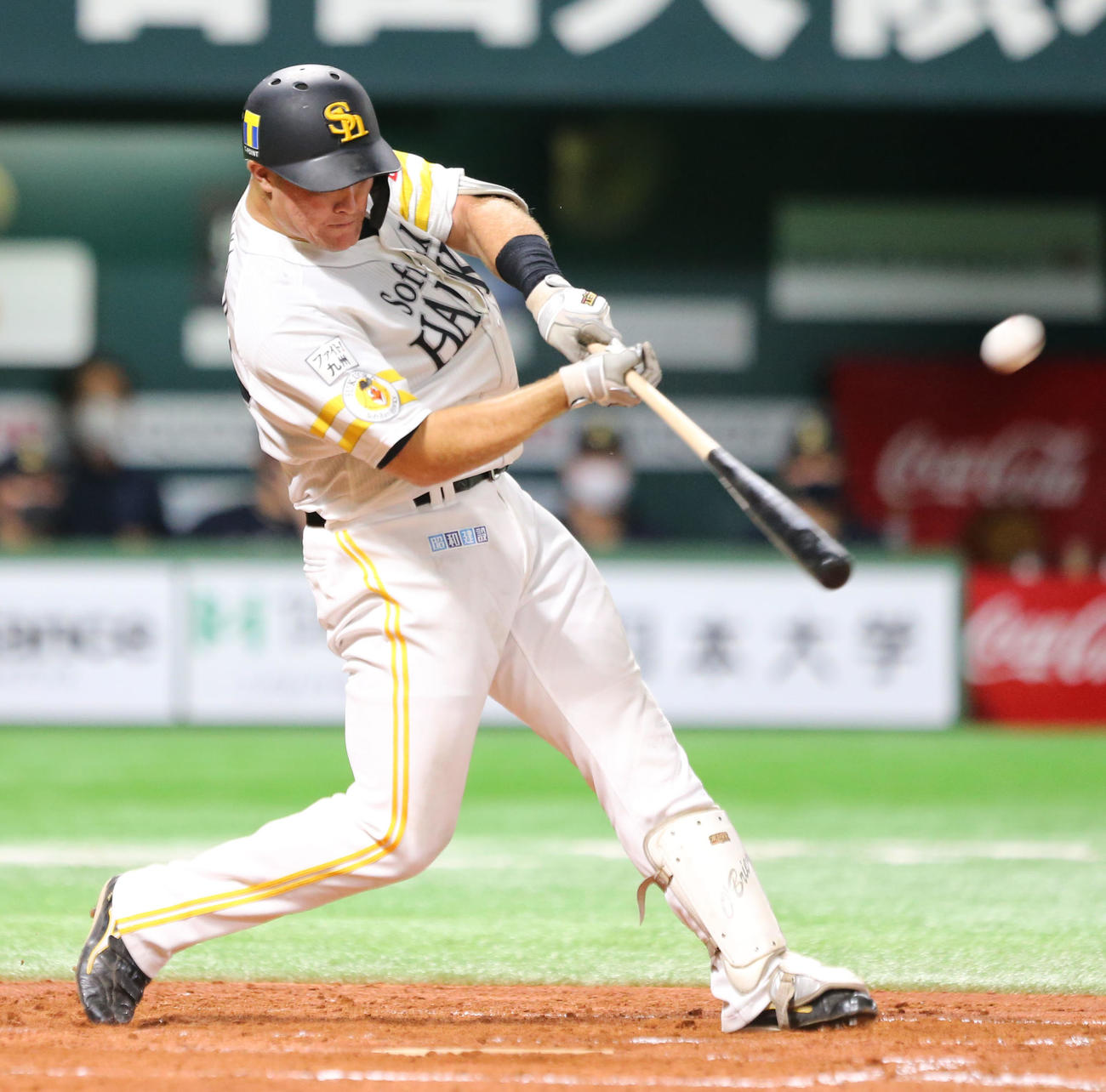 ソフトバンク対オリックス　4回裏ソフトバンク1死満塁、リチャードは逆転の左越え満塁本塁打を放つ（撮影・屋方直哉）