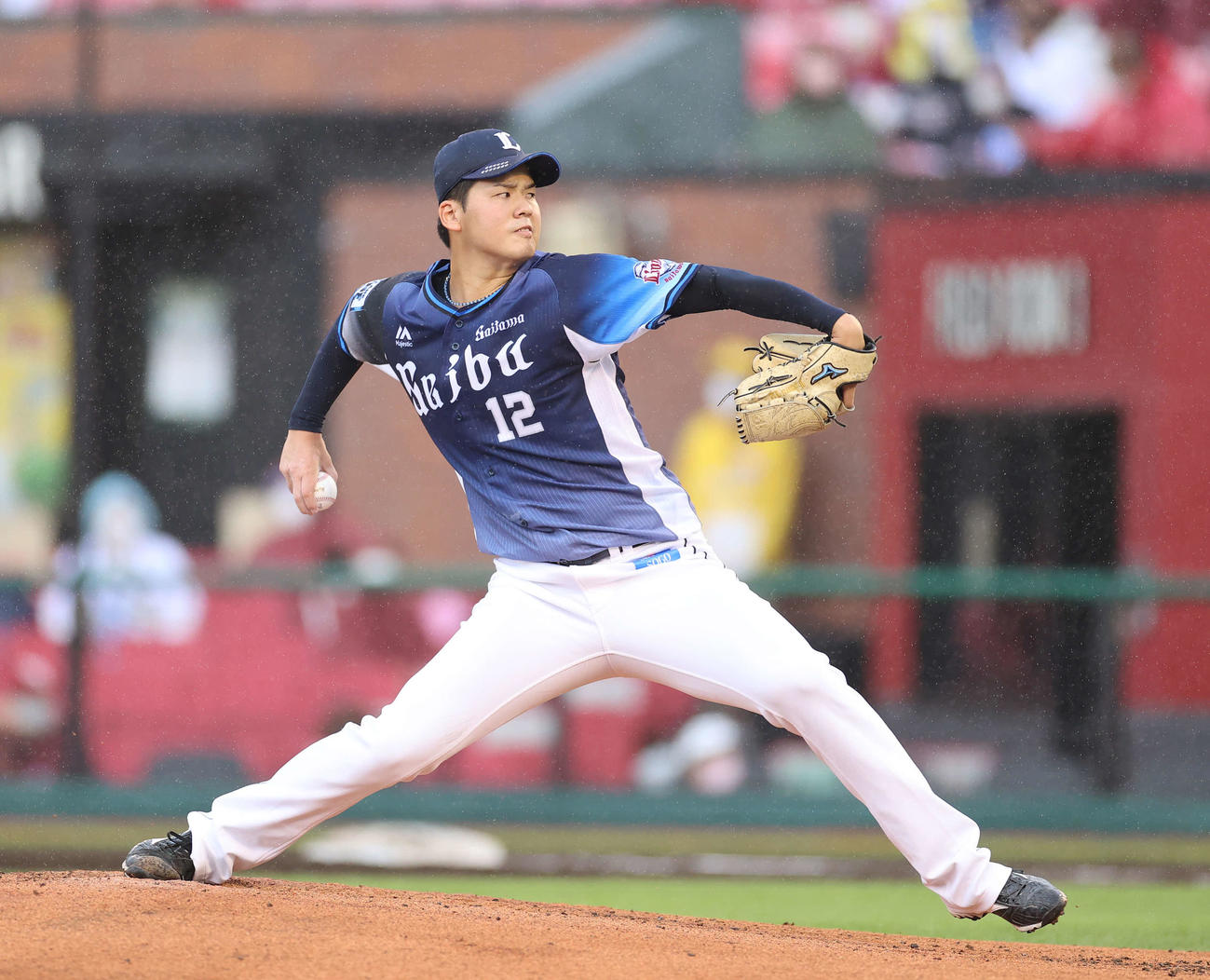 楽天対西武　力投する西武先発の渡辺（撮影・河野匠）