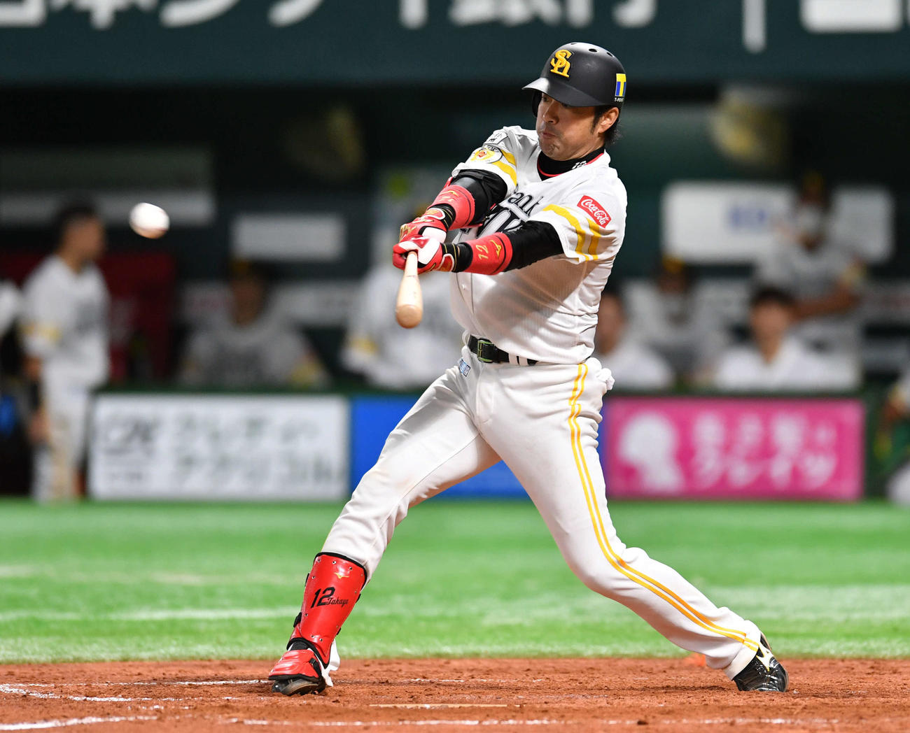 ソフトバンク対オリックス　4回裏ソフトバンク1死、高谷は中前安打を放つ（撮影・岩下翔太）