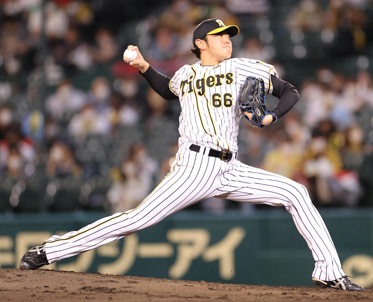 阪神対ヤクルト　6回に登板する阪神小川一平（撮影・清水貴仁）