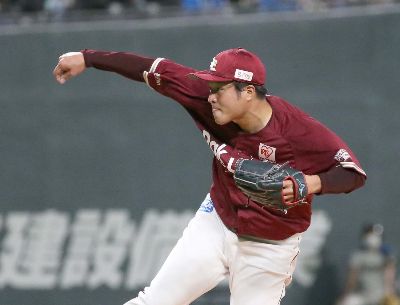 日本ハム対楽天　力投する滝中（撮影・黒川智章）