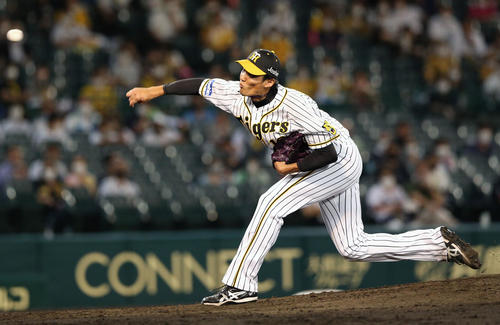 阪神対ヤクルト　5回、阪神2番手で登板の藤浪（撮影・上山淳一）