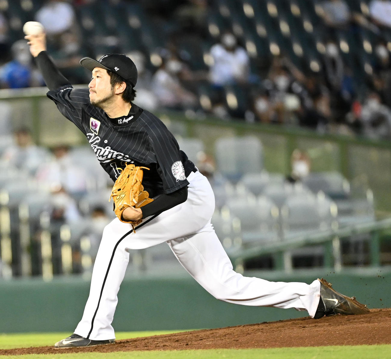 オリックス対ロッテ　ロッテ先発の石川（撮影・前岡正明）
