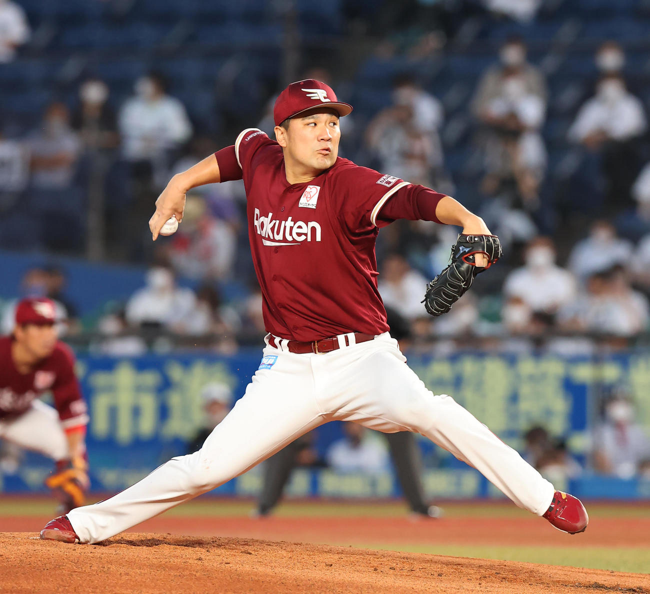 ロッテ対楽天　力投する楽天先発の田中将（撮影・垰建太）