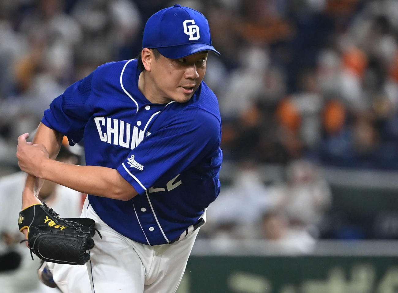 巨人対中日　力投する中日先発の大野雄（撮影・山崎安昭）