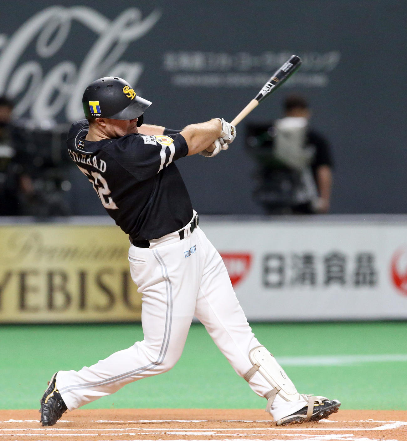 日本ハム対ソフトバンク　6回表ソフトバンク2死、リチャードは左越え本塁打を放つ（撮影・佐藤翔太）