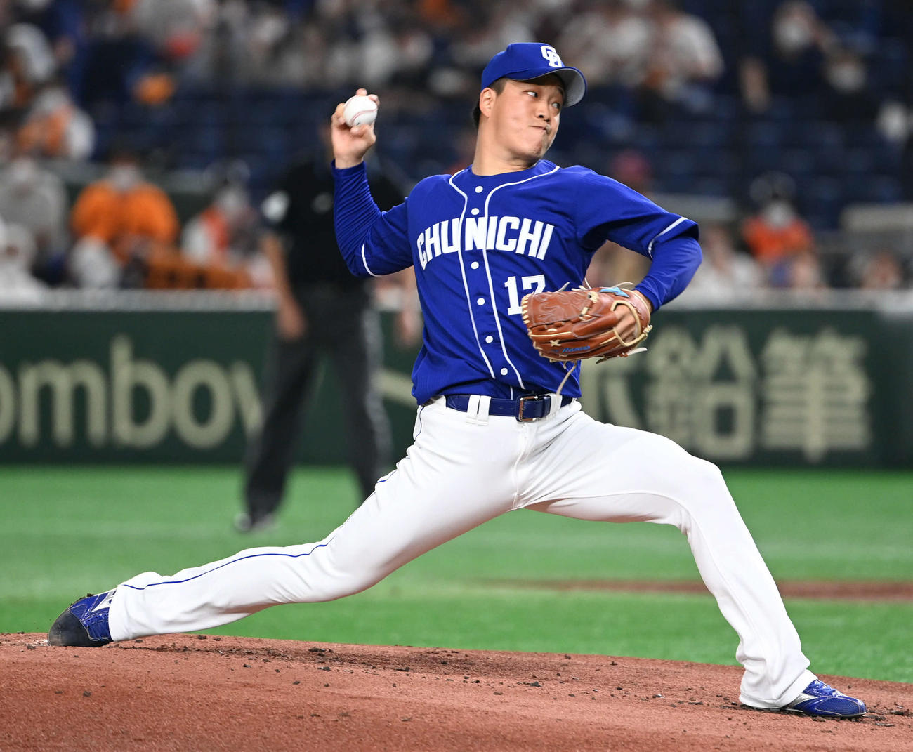 巨人対中日　力投する中日先発の柳（撮影・山崎安昭）
