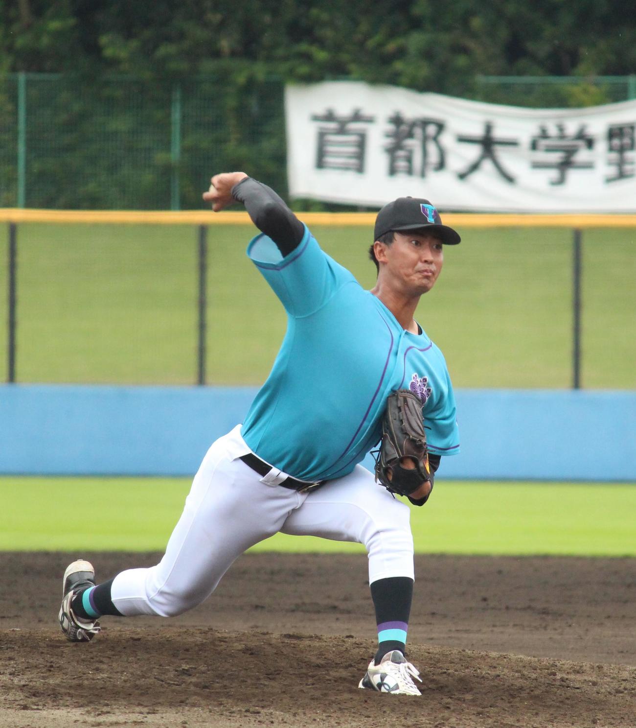 筑波大－東海大　先発し力投する筑波大・西館（撮影・保坂恭子）