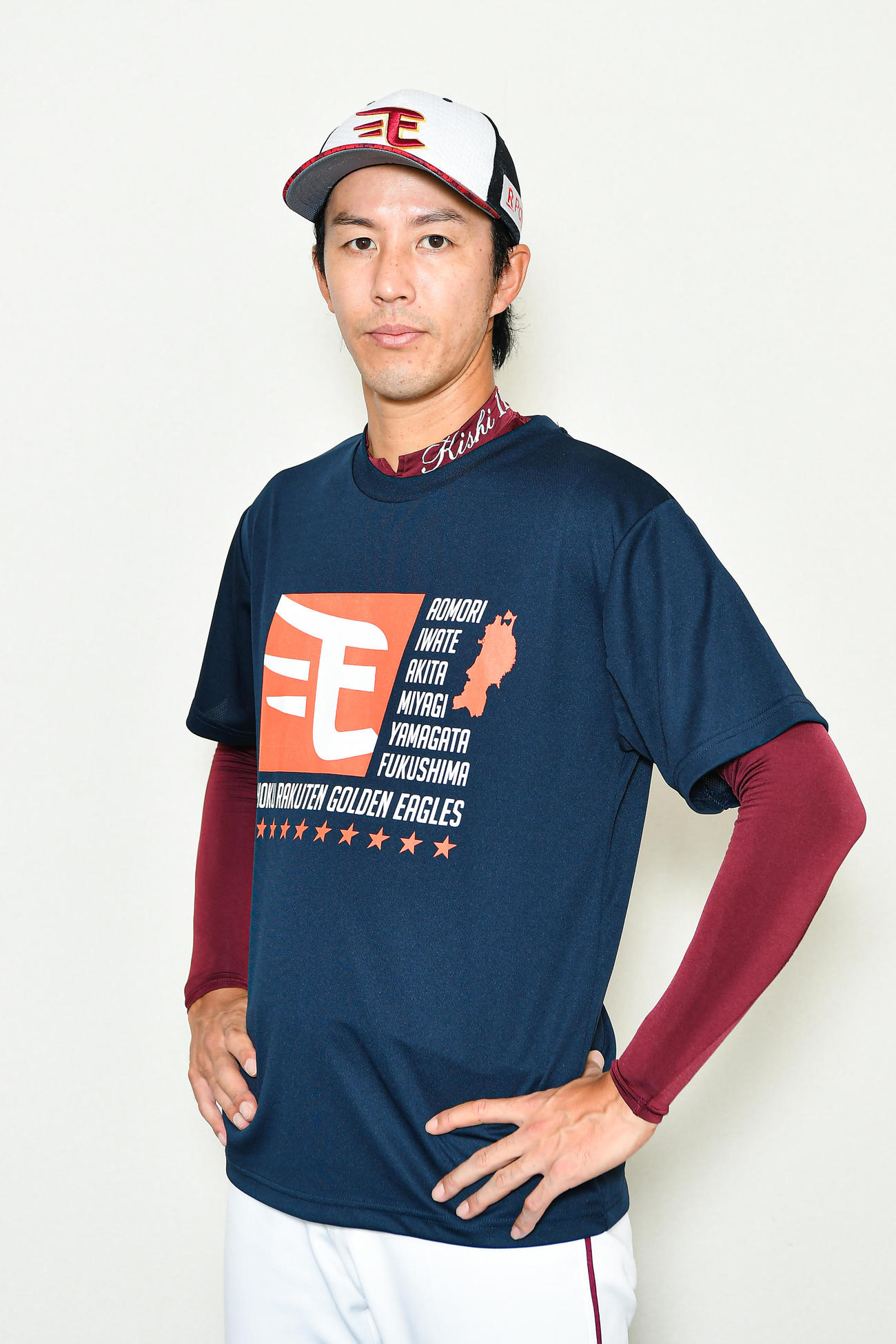 東北ろっけんまつりTシャツを着用する楽天岸（楽天野球団提供）
